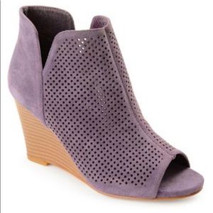 Brand new Journee wedge booties size 7